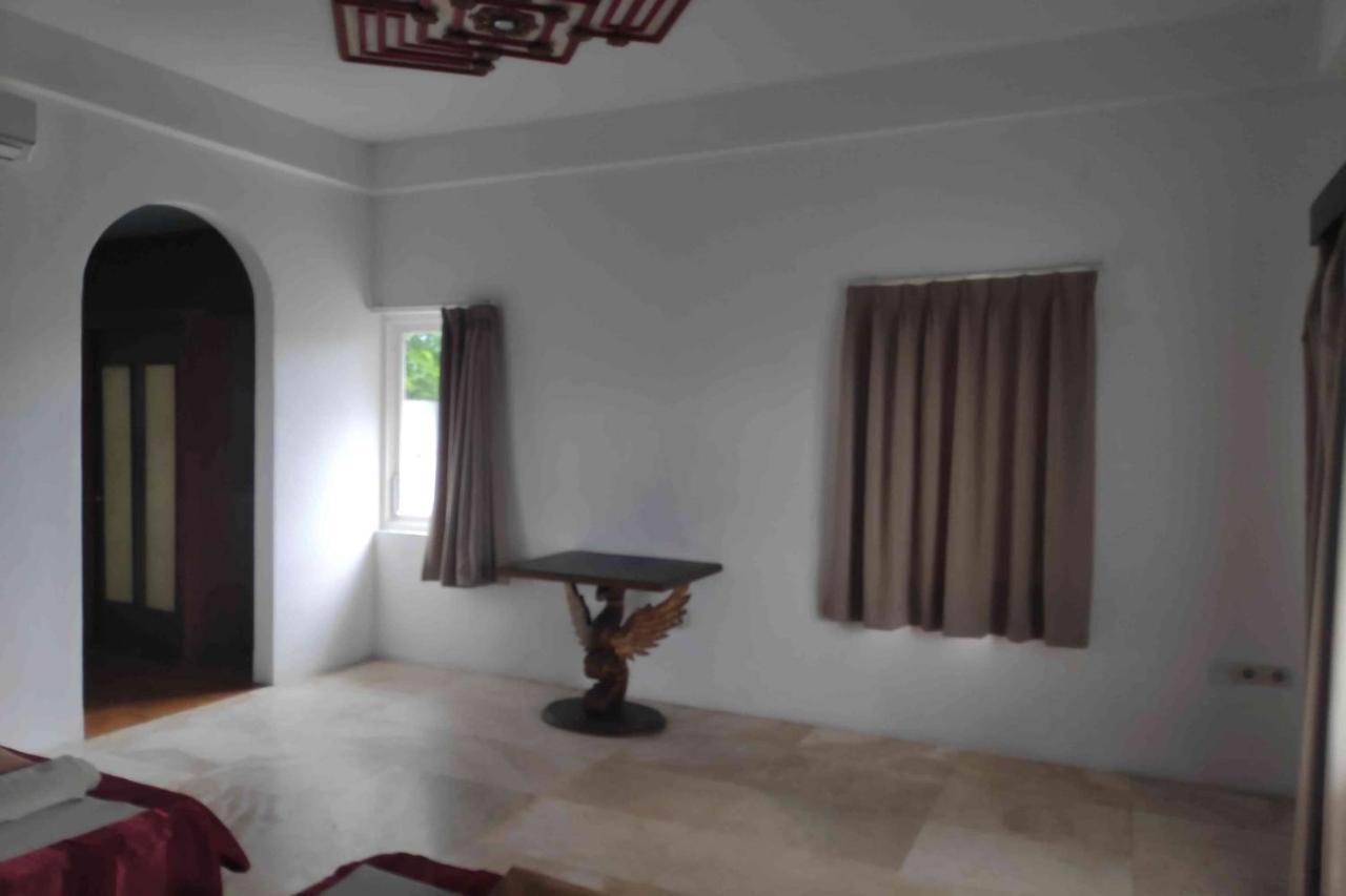 Pecatu Guesthouse Uluwatu  Ngoại thất bức ảnh